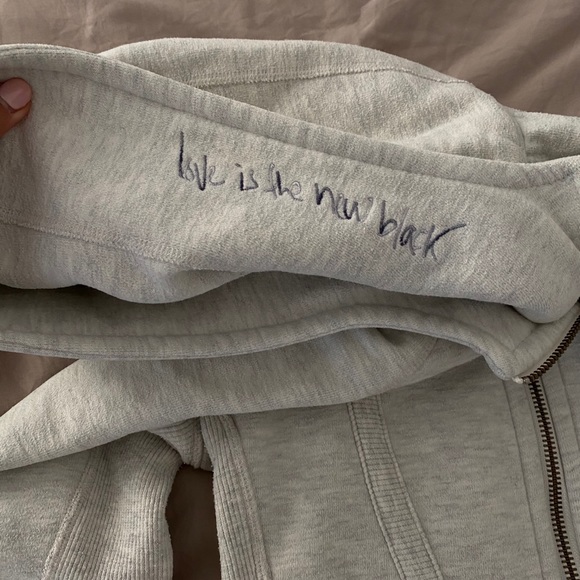 Lululemon scuba jacket size 2 heathered BONE color - Picture 8 of 8